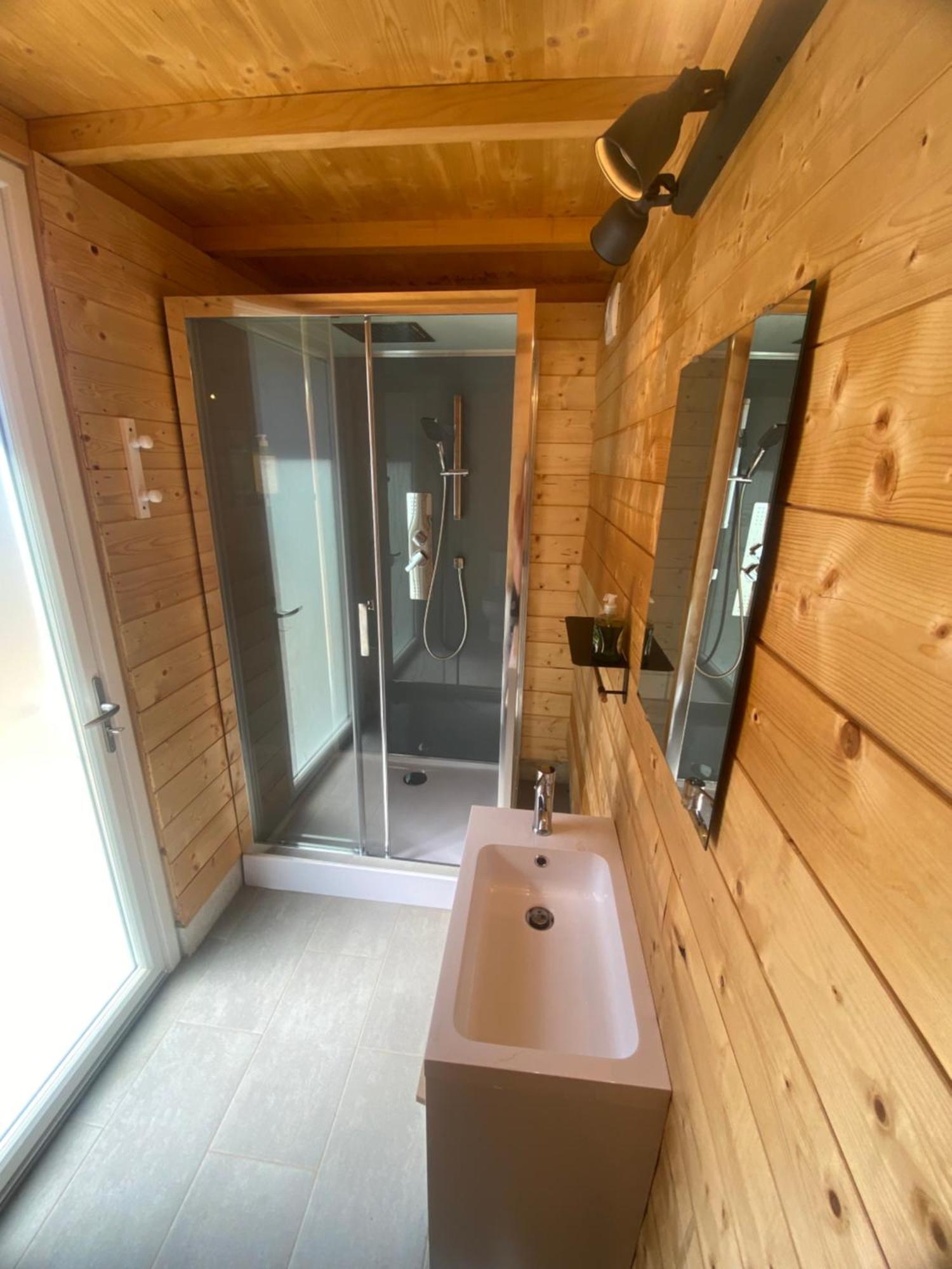 Studio Chez L'Habitant Avec Piscine Commune Grieges Екстериор снимка